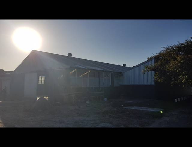 579M² FACTORY TO LET IN TRIANGLE FARM
